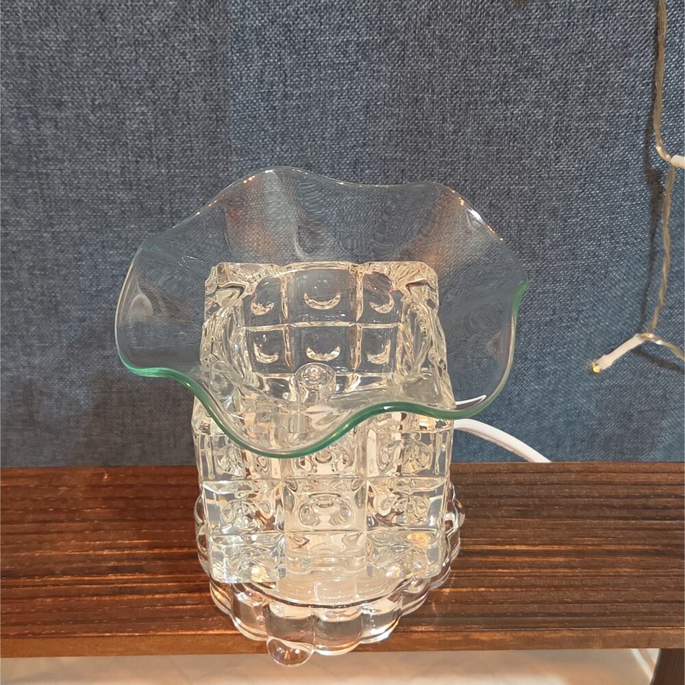 Clear Glass Electric Oil Diffuser/Wax Warmer Lamp with Dimmer Switch - Picture 4 of 16
